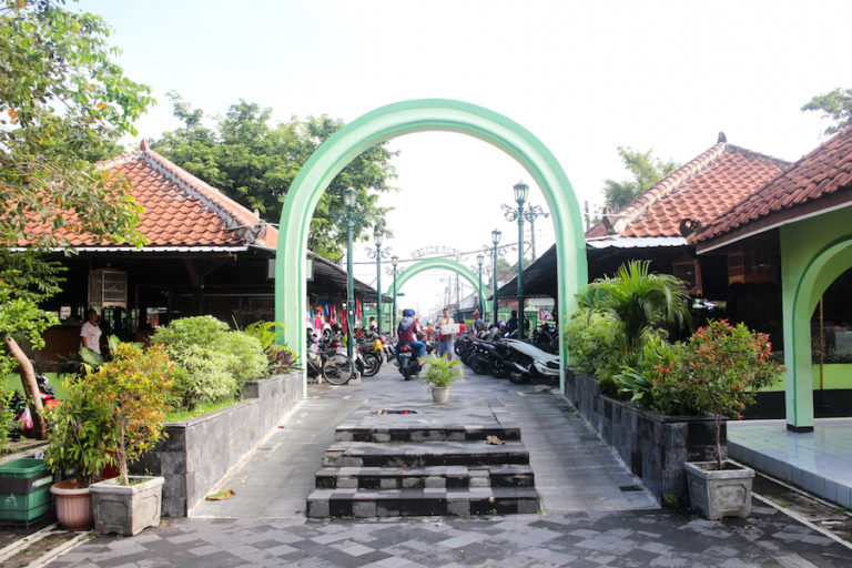 visiting Yogyakarta Pasar Ngasem 3